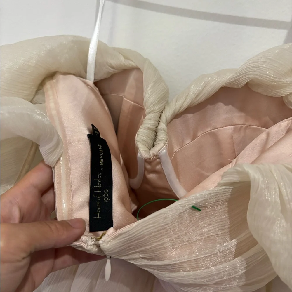 House of Harlowe 1960 x Revolve Burna Blouse in Cream - Size Small - Picture 7 of 11